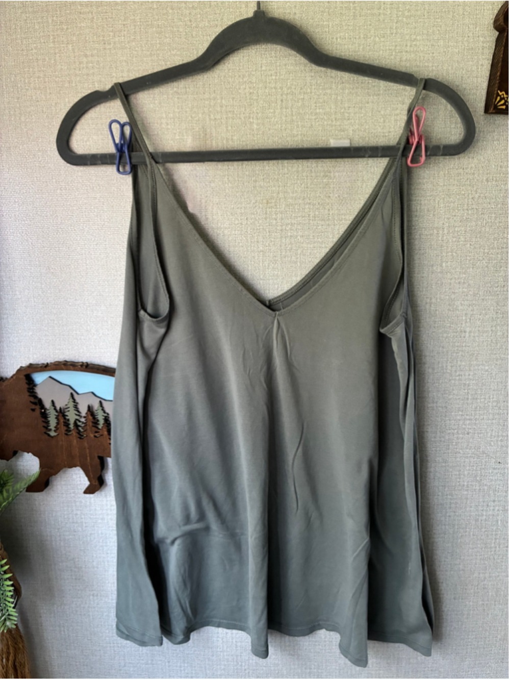Women's Silence + Noise Green V-Neck Tank Top S